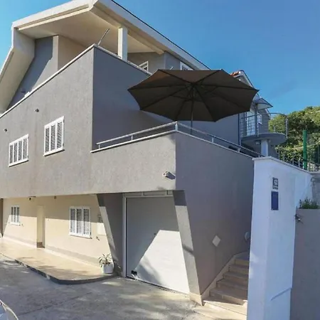 Scenic Retreat With Pool Βίλα *