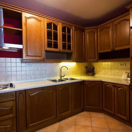 Scenic Retreat With Pool Gornje Sitno