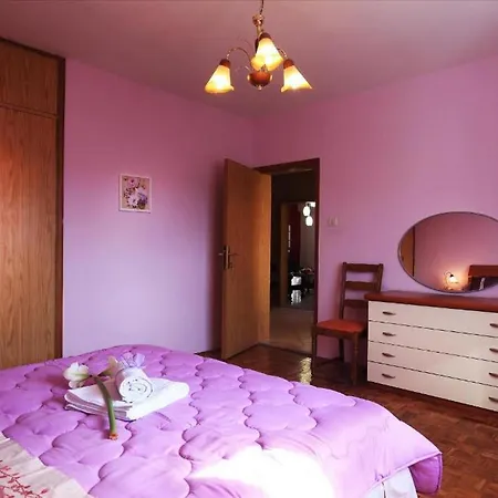 Scenic Retreat With Pool Gornje Sitno