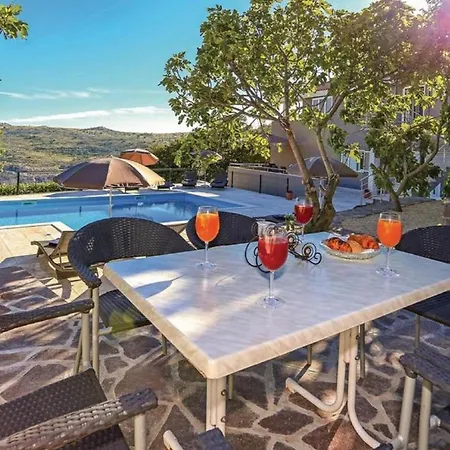 Scenic Retreat With Pool * Gornje Sitno
